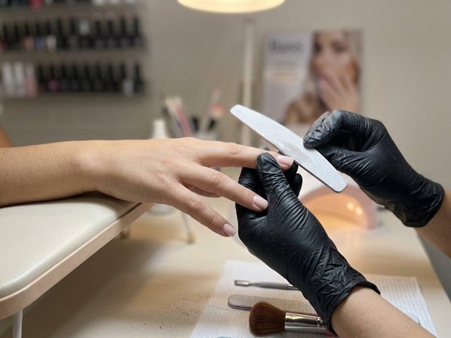 Conserva tu manicura: mantenimiento de refuerzo en Ourense