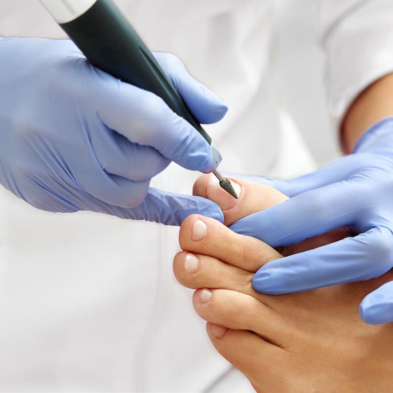 Servicios de pedicura profesional en Bass Nails, Ourense