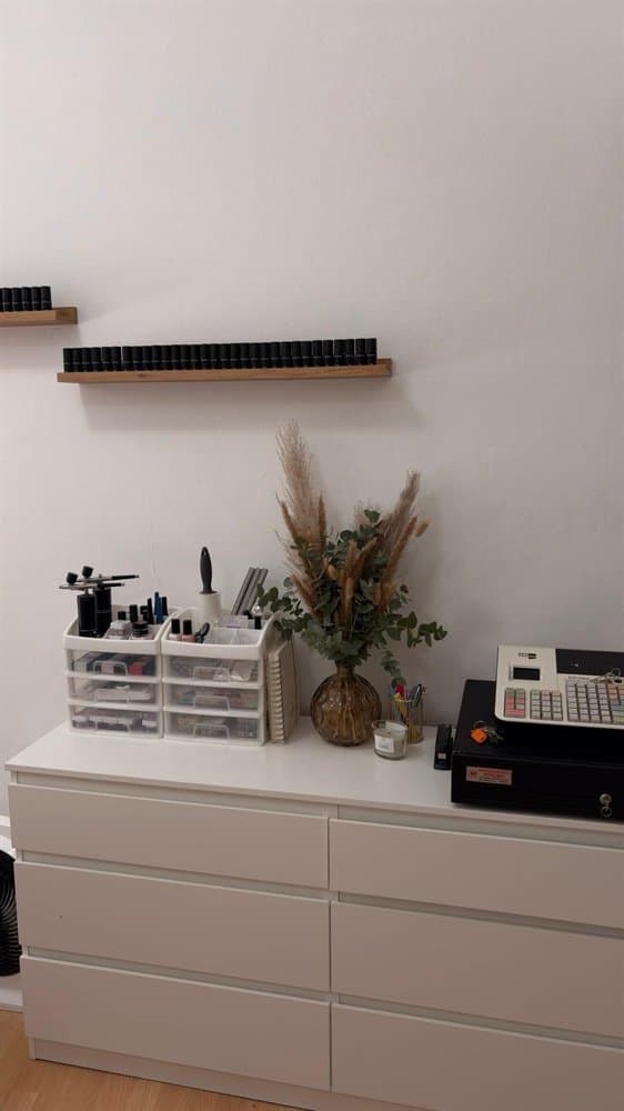Instalaciones del centro de uñas Bass Nails en Ourense