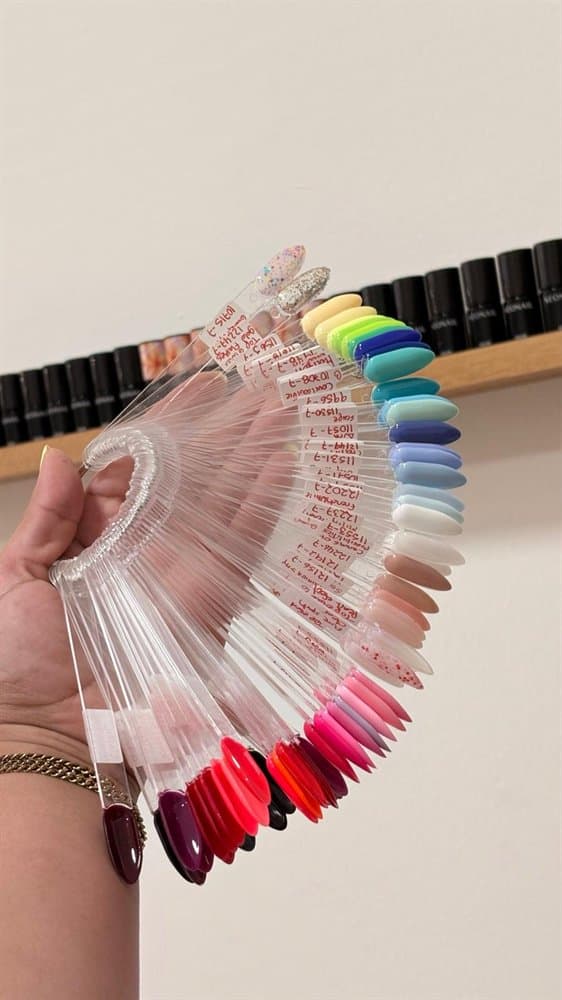 Instalaciones del centro de uñas Bass Nails en Ourense