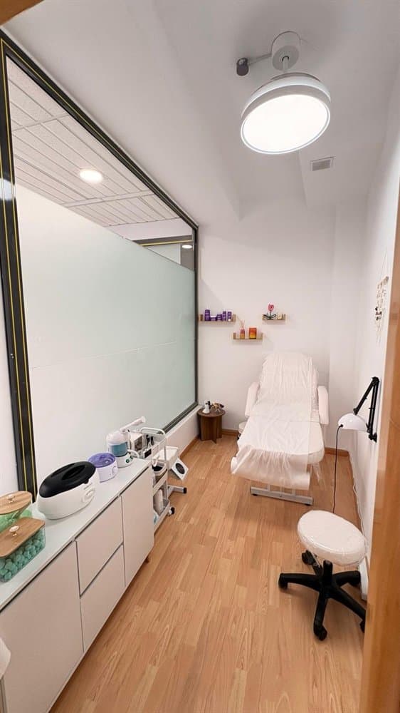 Instalaciones del centro de uñas Bass Nails en Ourense